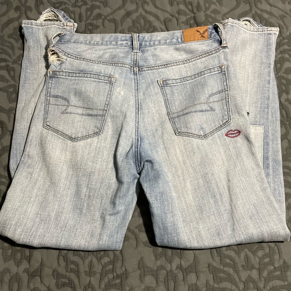 Like New Womans AE Jeans - Picture 6 of 7